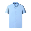 Camisa masculina de manga curta, lisa, para uso casual nos negócios, ideal para o verão. Confortável e versátil, não precisa passar.