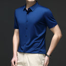 Camisa masculina de manga curta, lisa, para uso casual nos negócios, ideal para o verão. Confortável e versátil, não precisa passar.