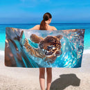 Toalha de praia grande com estampa de capivara, golfinho, polvo e outros (1 unidade). Secagem rápida e absorção de água. Ideal para natação, férias e camping.