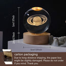 Luminária de mesa de cabeceira exclusiva em formato de bola de cristal 3D, com LED, que brilha no escuro, representando a galáxia, Saturno, planetas e Lua. Ideal para presente de aniversário infantil. 5 cm