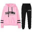 Conjunto esportivo feminino California, casual e listrado, versátil, com capuz, moletom ou calça, ou conjunto. Simplicidade e estilo urbano em promoção. Tamanhos P a 3XG.