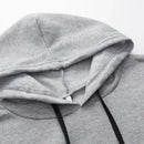 Conjunto esportivo feminino California, casual e listrado, versátil, com capuz, moletom ou calça, ou conjunto. Simplicidade e estilo urbano em promoção. Tamanhos P a 3XG.