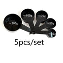 Conjunto de 5/10 peças de utensílios de medição para cozinha: colheres medidoras, colheres de chá, colheres de açúcar, xícaras medidoras para farinha e outros itens de confeitaria.
