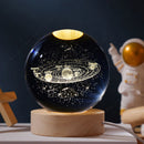 Luminária de mesa de cabeceira exclusiva em formato de bola de cristal 3D, com LED, que brilha no escuro, representando a galáxia, Saturno, planetas e Lua. Ideal para presente de aniversário infantil. 5 cm